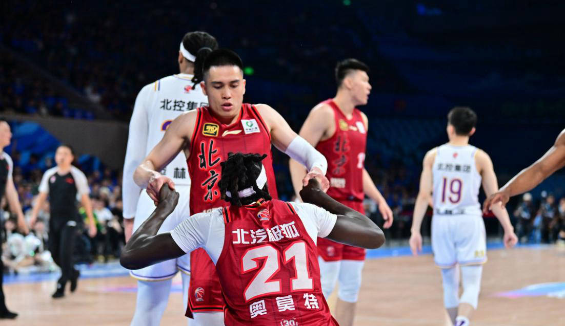 米兰体育-北京首钢训练开放日；集结日单刀错失引欢呼；意大利杯在即；身体对抗强度拉满的简单介绍