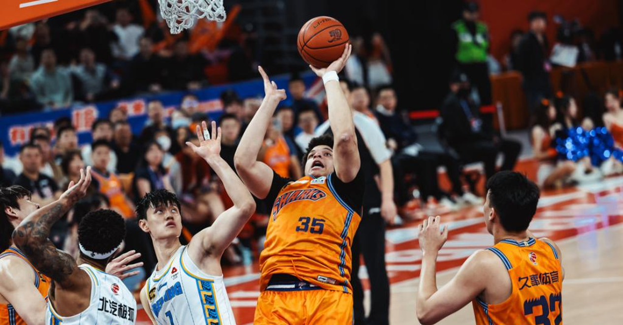 清晨CBA常规赛焦点战，波士顿凯尔特人队长鼓劲，质疑声仍在，心理建设被强调的简单介绍